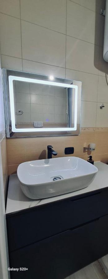 טיראנה Avi - Daily Rent Apartment מראה חיצוני תמונה